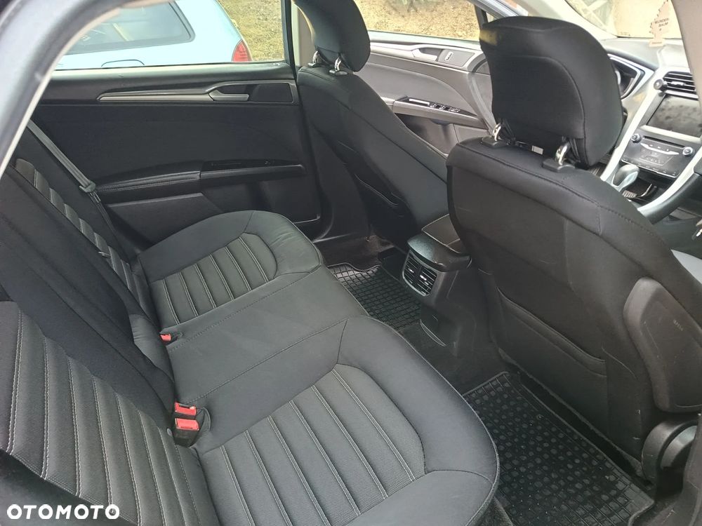 Ford Fusion - 11