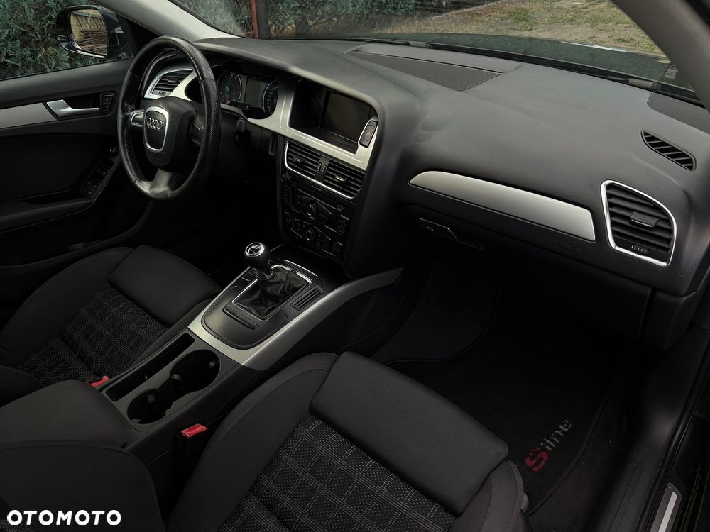 Audi A4 Limousine - 9