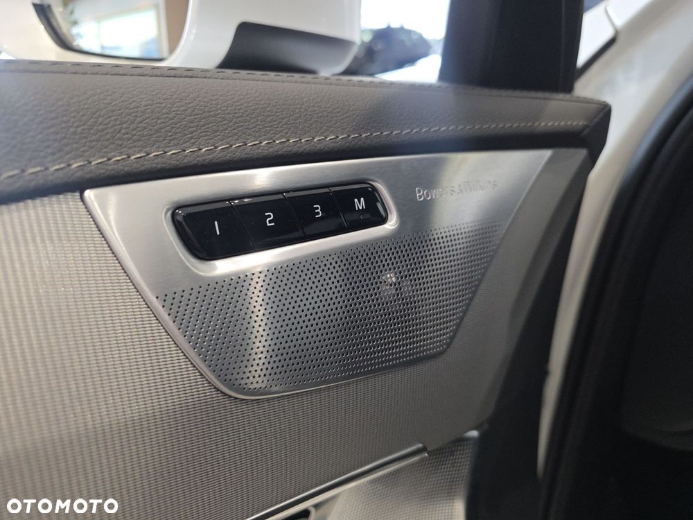 Volvo XC 90 - 30
