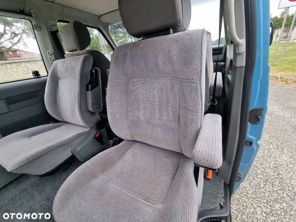 Volkswagen Multivan - 11