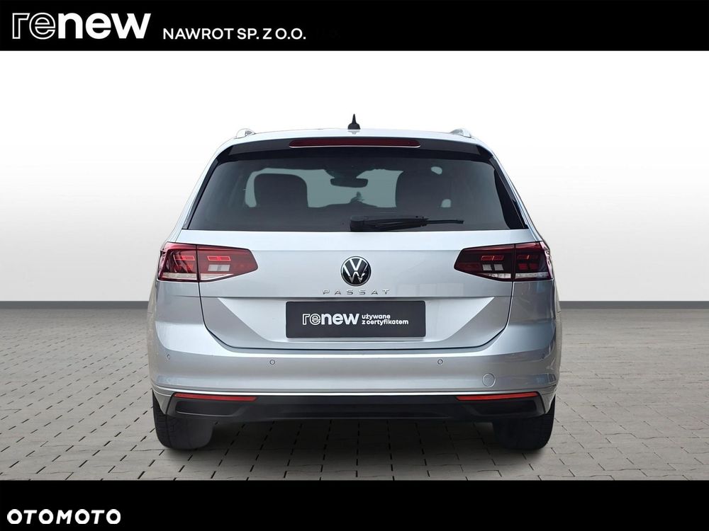 Volkswagen Passat - 4