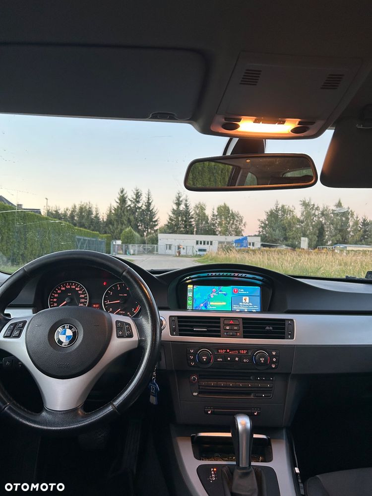 BMW Seria 3 320i Touring - 7