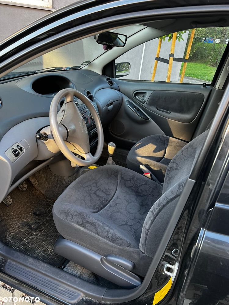 Toyota Yaris - 8