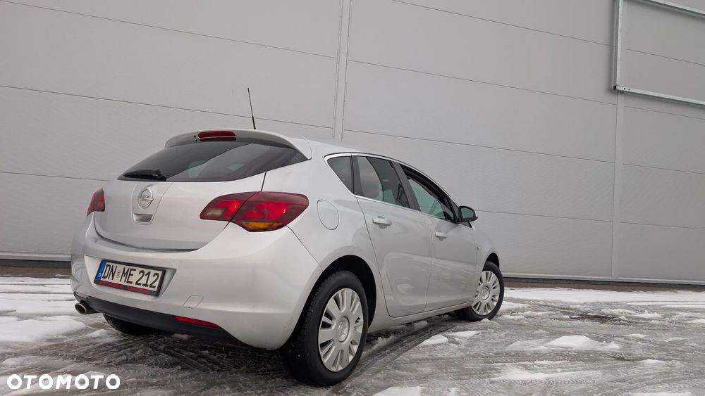 Opel Astra 2.0 CDTI DPF Innovation - 4