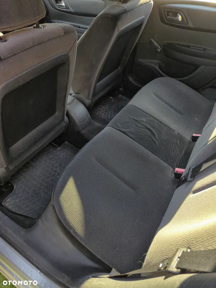 Citroën C4 1.6 HDi Equilibre - 11