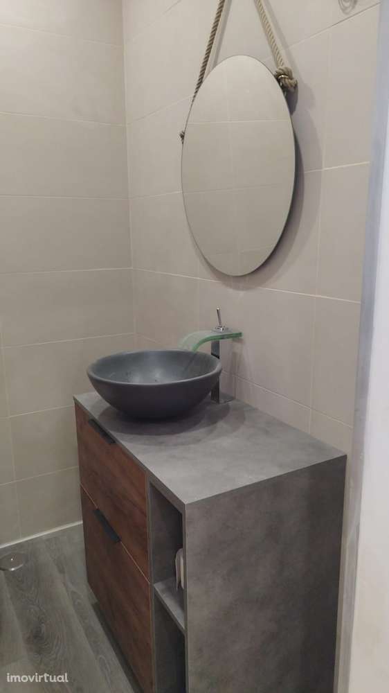 T2 com varanda, pronto a habitar, segurança e conforto - Grande imagem: 2/16