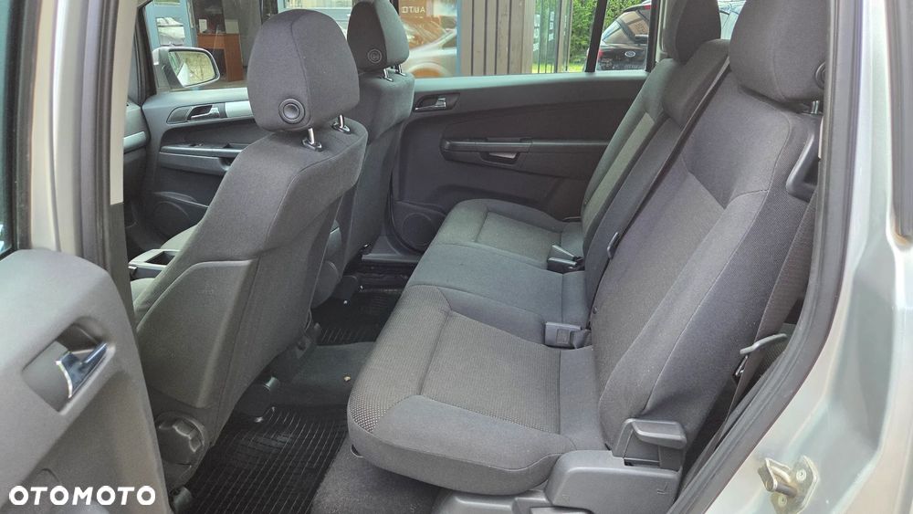 Opel Zafira 1.8 Family Plus - 24