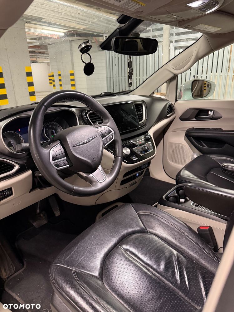 Chrysler Pacifica - 9