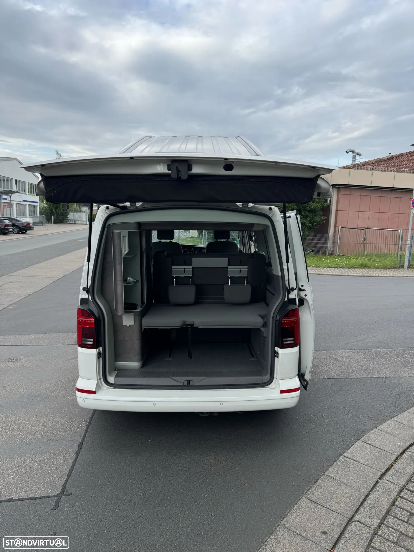 VW California Coast Volkswagen California Camper | 2 Camas – Dorme 4 Pessoas | Kitchenette + Cama no Teto - 4