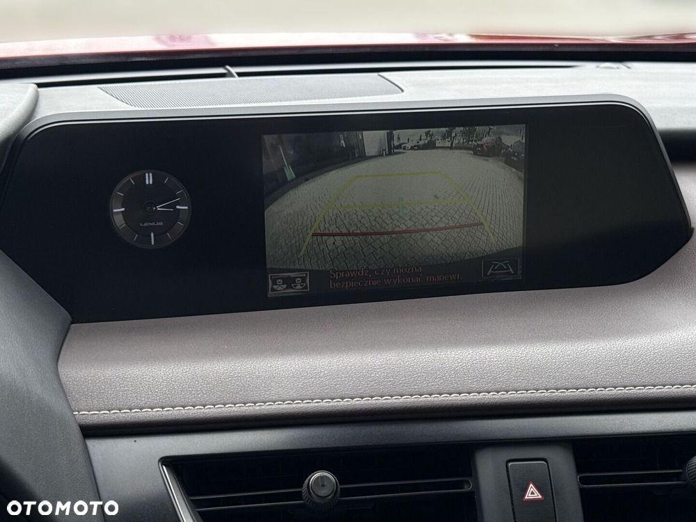 Lexus UX - 16