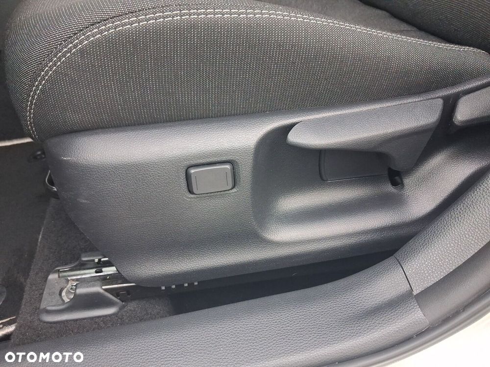 Toyota Corolla 1.8 Hybrid Style - 22