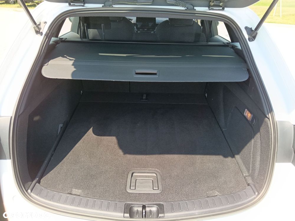 Toyota Corolla 2.0 Hybrid Comfort - 11