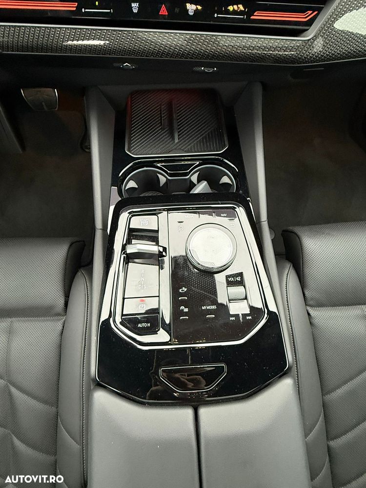 BMW Seria 5 520i AT MHEV - 16