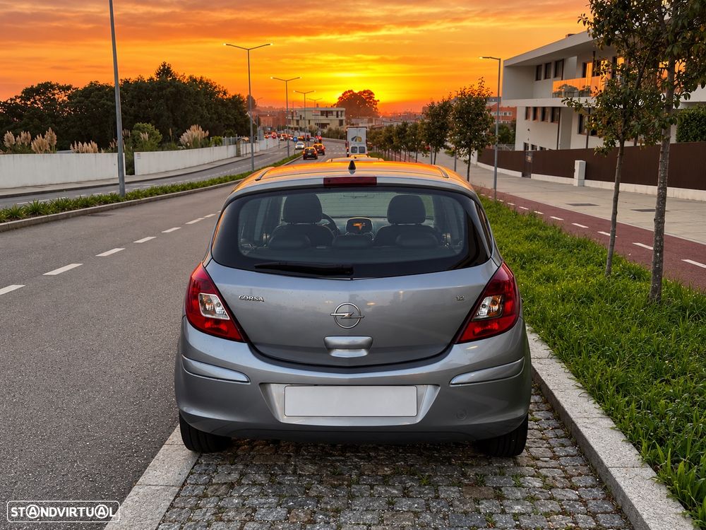 Opel Corsa 1.2 Cosmo - 2