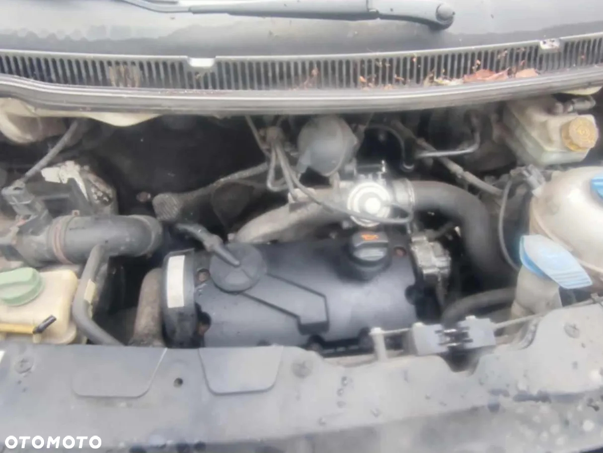 Volkswagen Transporter - 2