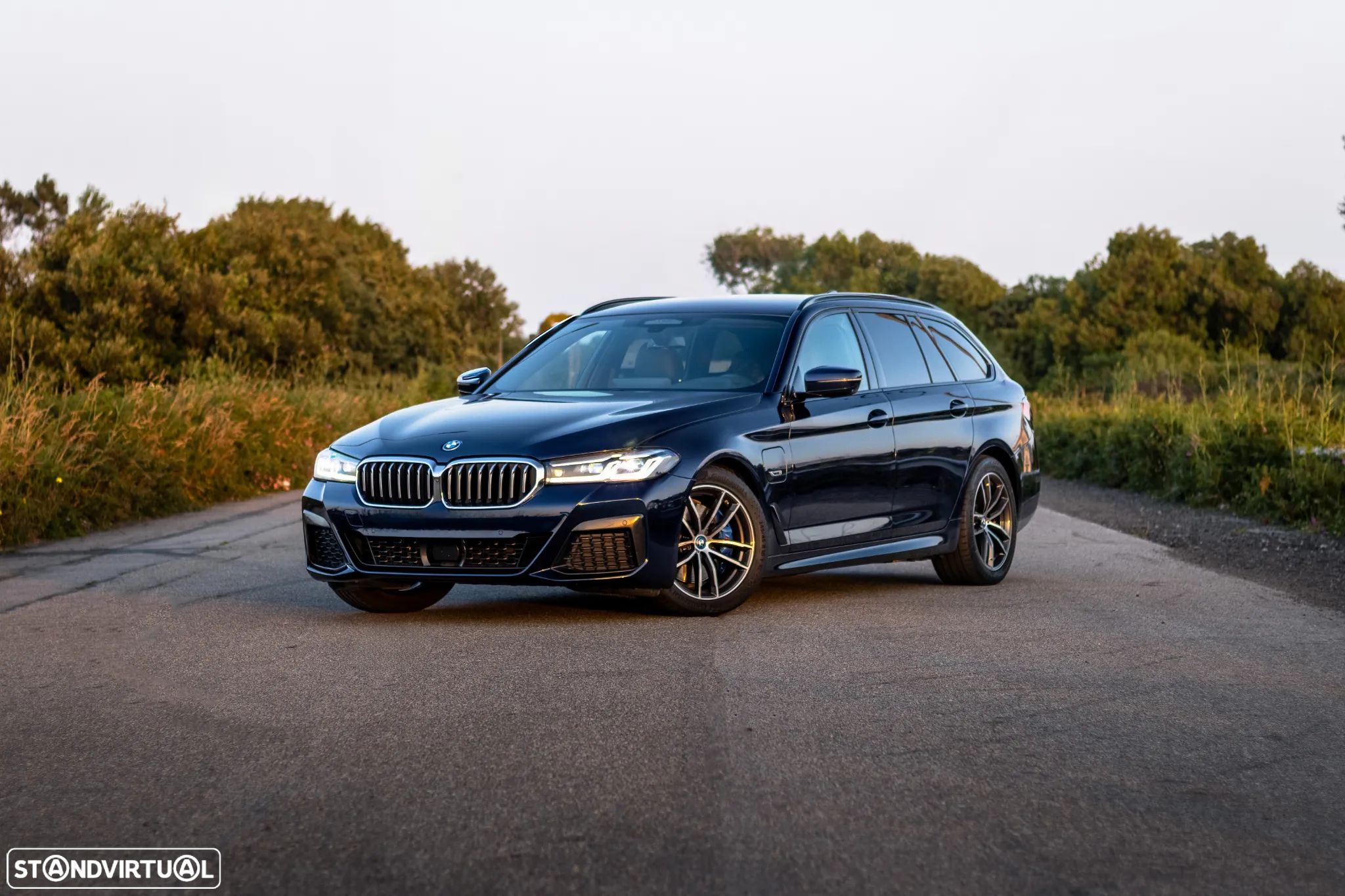 BMW 530 e Pack Desportivo M - 1