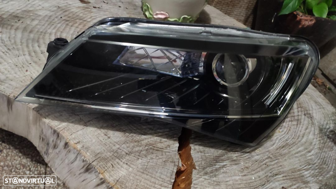 farol esquerdo bi-xenon led direcional Skoda Superb 3 cjx - 2