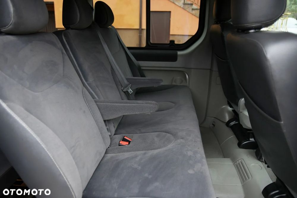 Renault Trafic Grand Passenger Black Edition - 32
