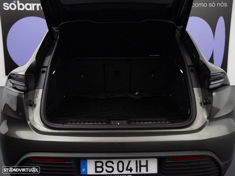 Porsche Macan Electric 4 - 15