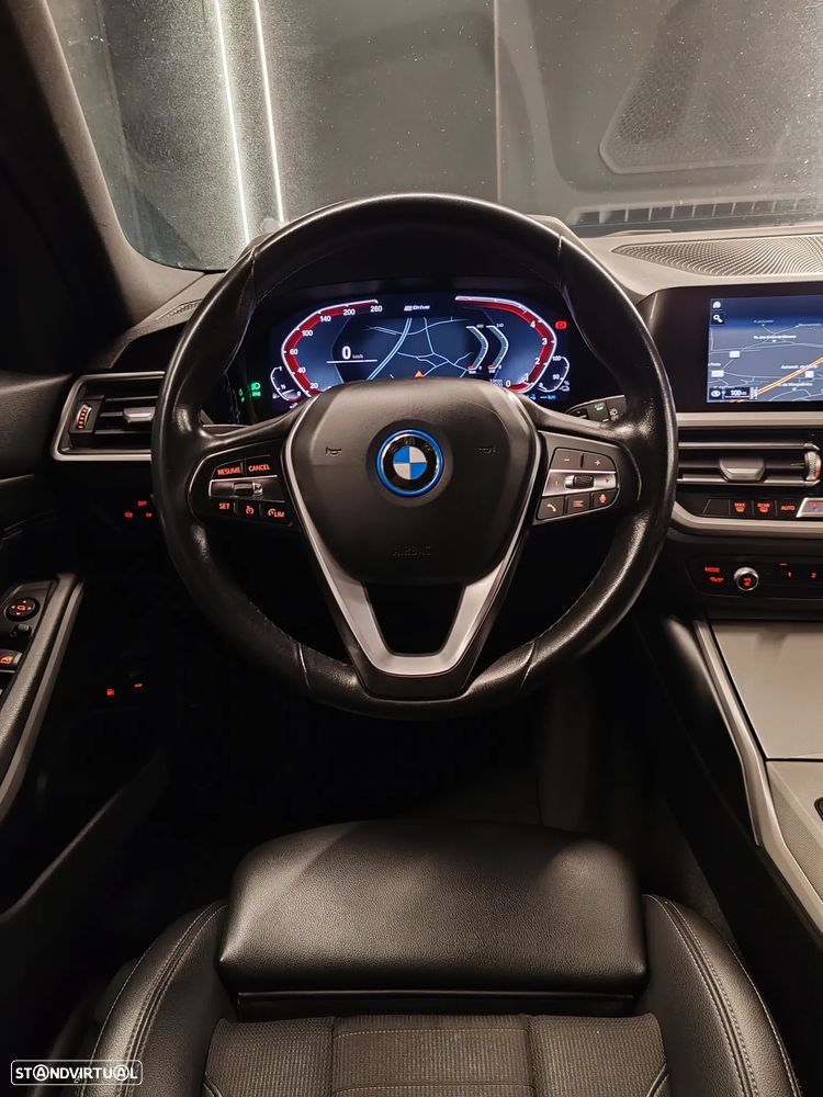 BMW 320 e Aut. Sport Line - 17