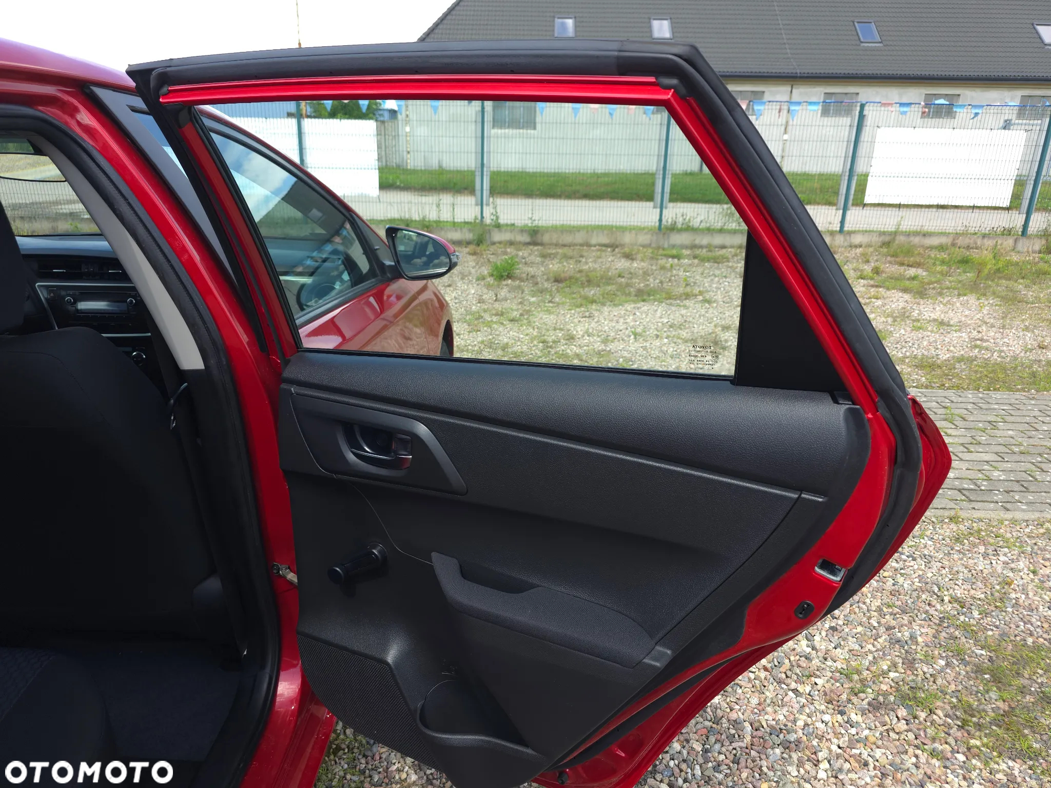 Toyota Auris 1.33 VVT-i Business Edition - 12