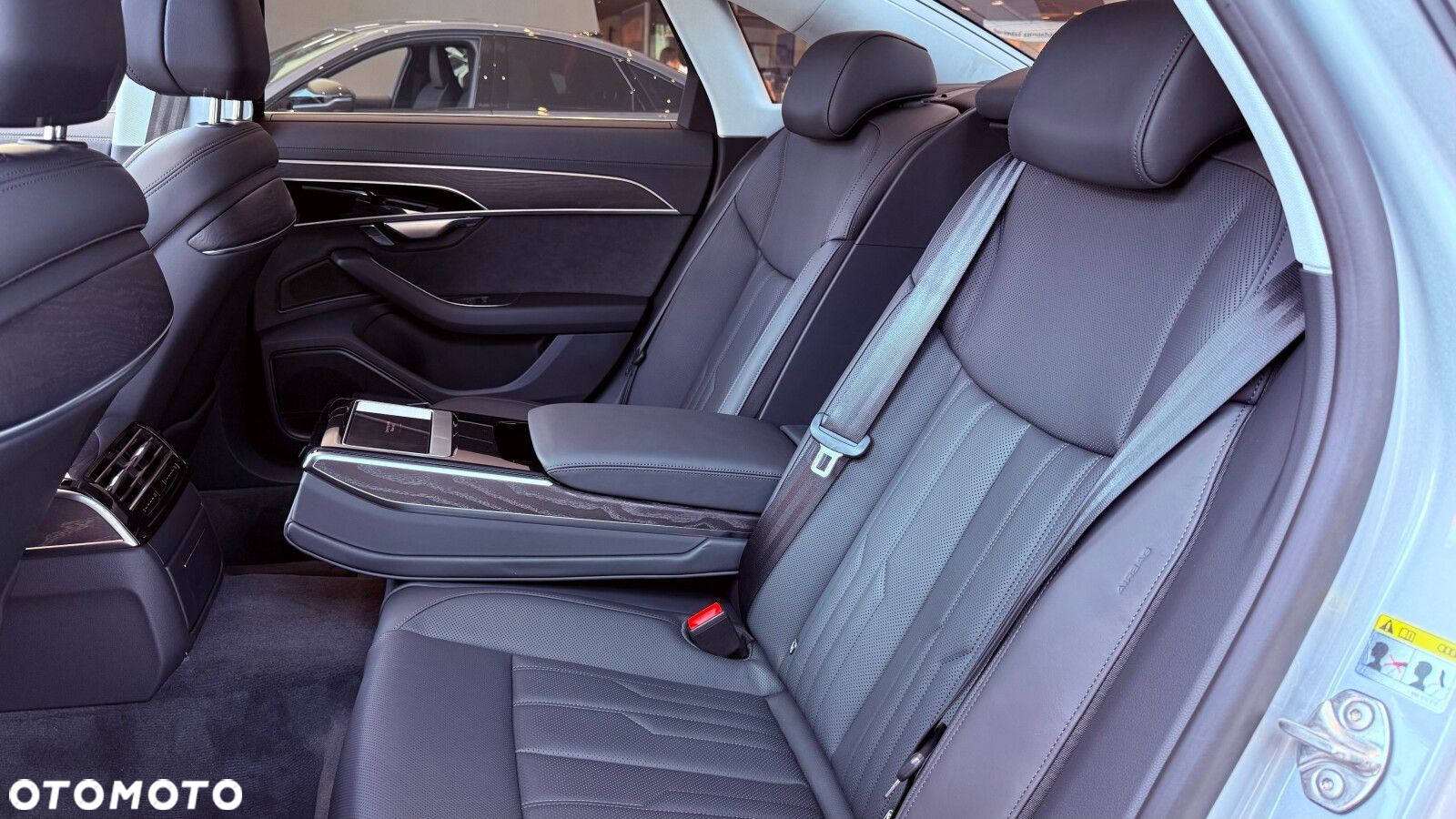 Audi A8 - 30