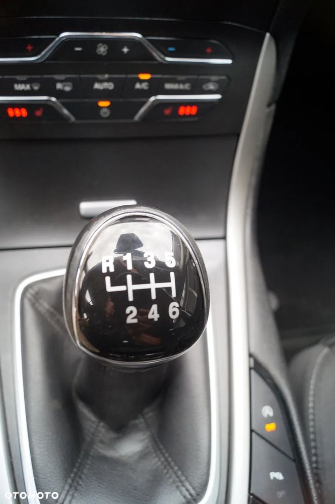 Ford S-Max 2.0 TDCi Titanium - 32