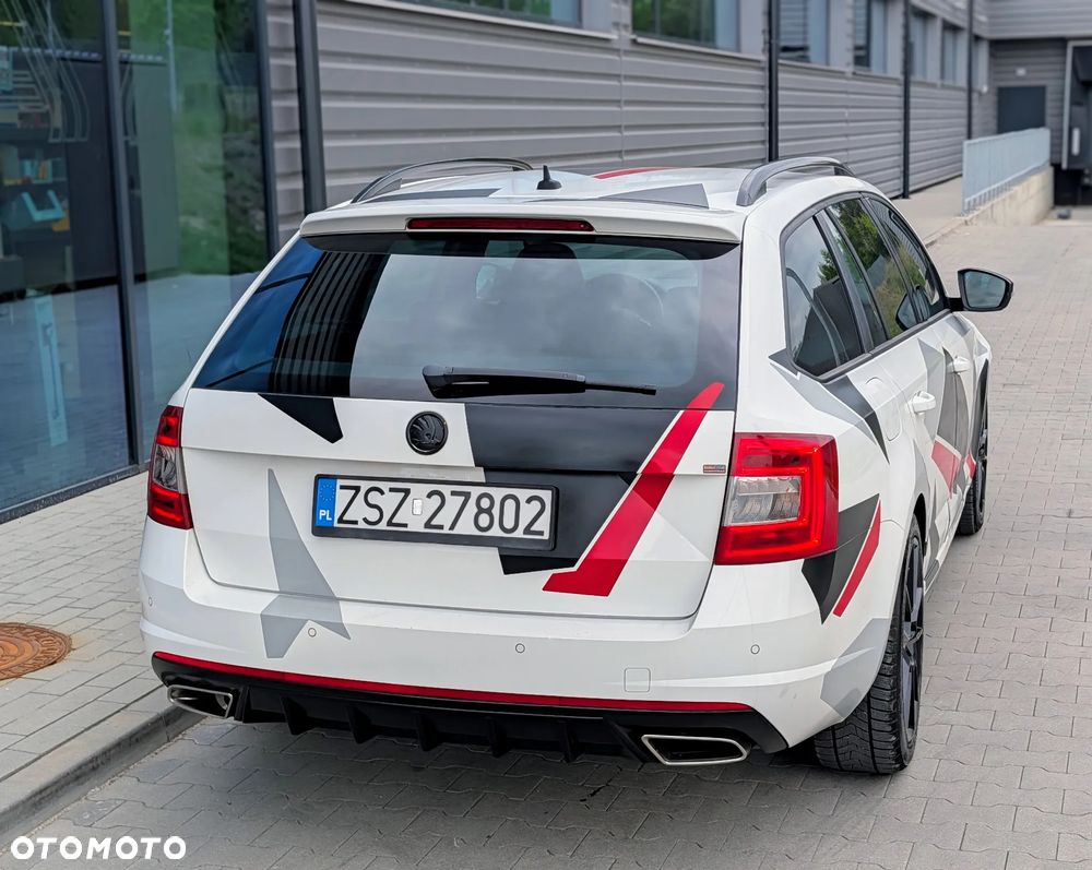 Skoda Octavia 2.0 TDI DSG RS - 4