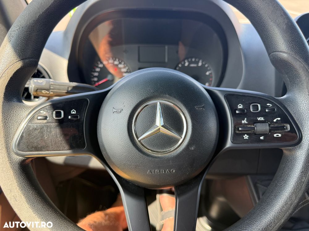 Mercedes-Benz Sprinter - 23
