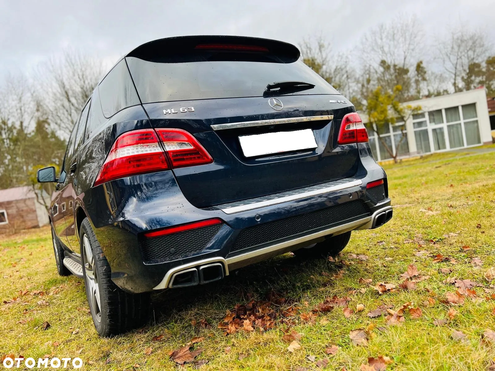 Mercedes-Benz ML 63 AMG 4Matic AMG SPEEDSHIFT 7G-TRONIC AMG Performance Package - 7