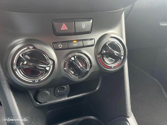 Peugeot 208 1.2 PureTech Signature - 11
