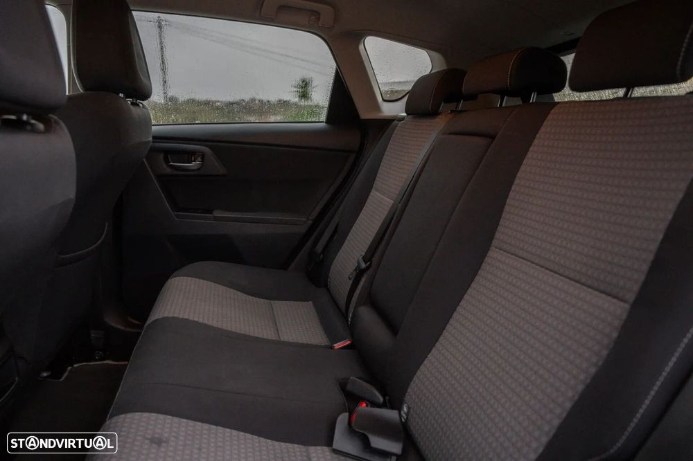 Toyota Auris 1.8 HSD Active - 17