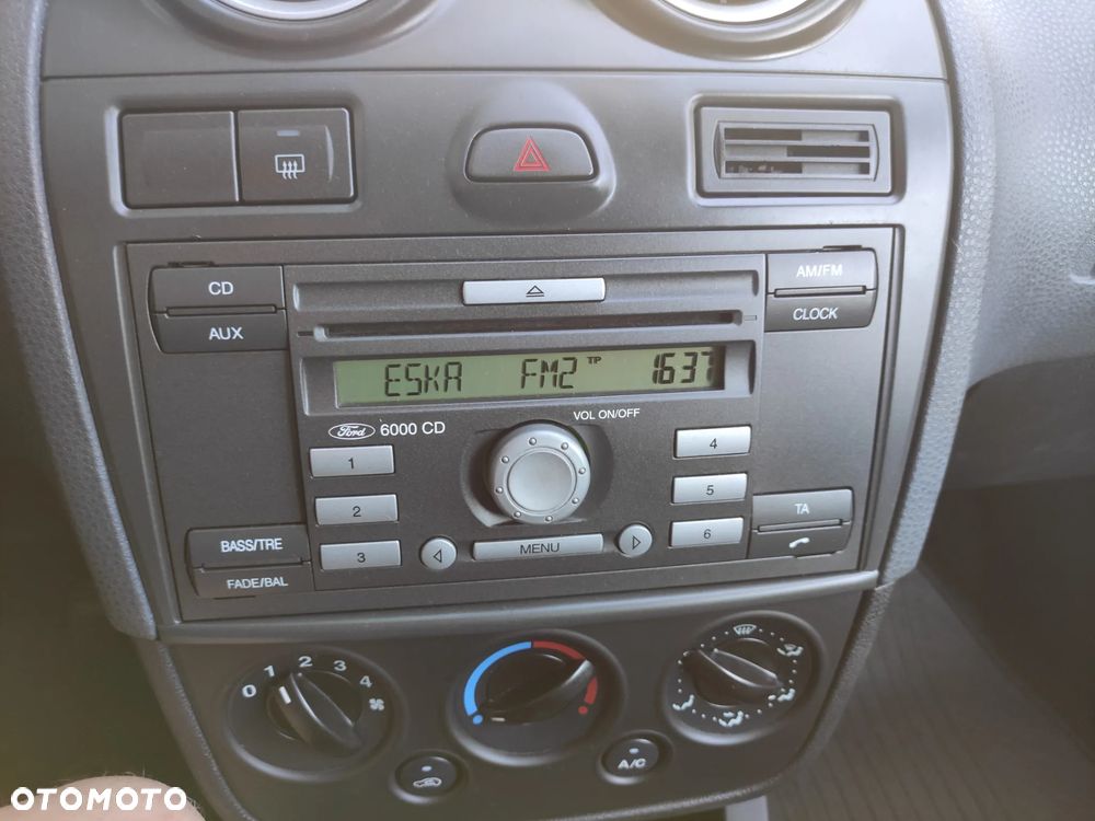 Ford Fiesta 1.3 Ambiente - 11