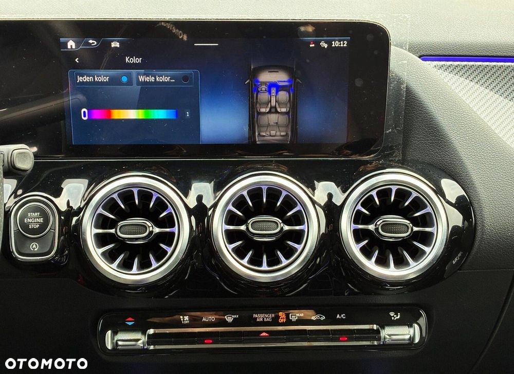 Mercedes-Benz GLA - 14