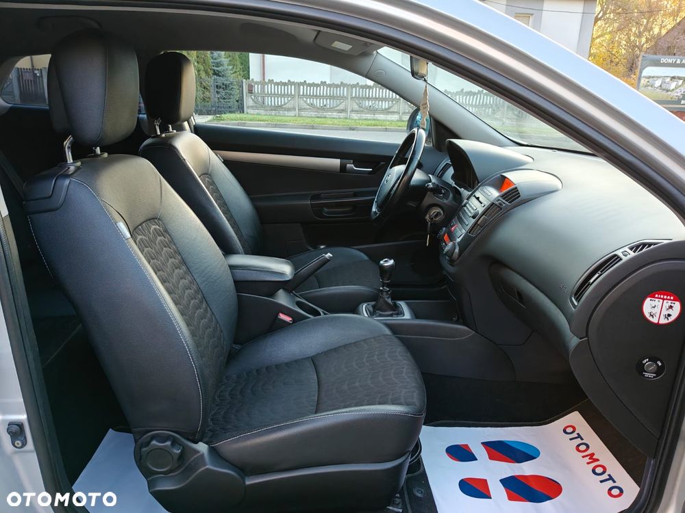 Kia Ceed - 19