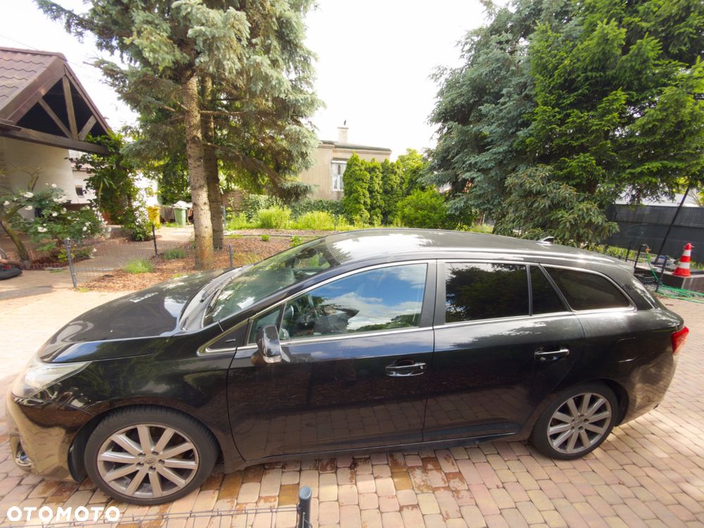 Toyota Avensis 1.8 Premium MS - 3