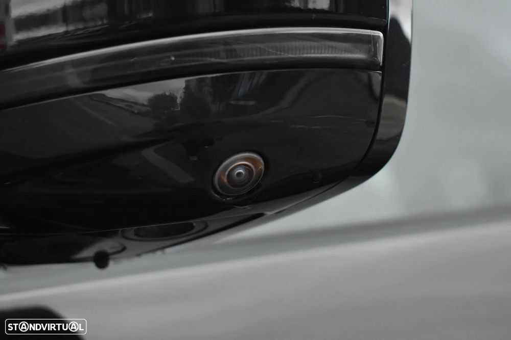 Land Rover Range Rover Evoque P300e R-Dynamic HSE - 17