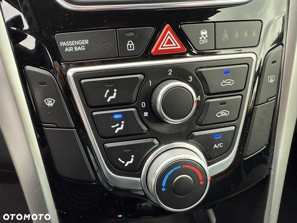 Hyundai i30 1.4 Premiere Comfort - 24