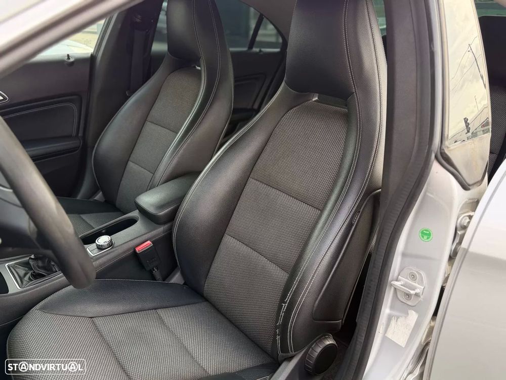 Mercedes-Benz CLA 200 CDI Urban - 11