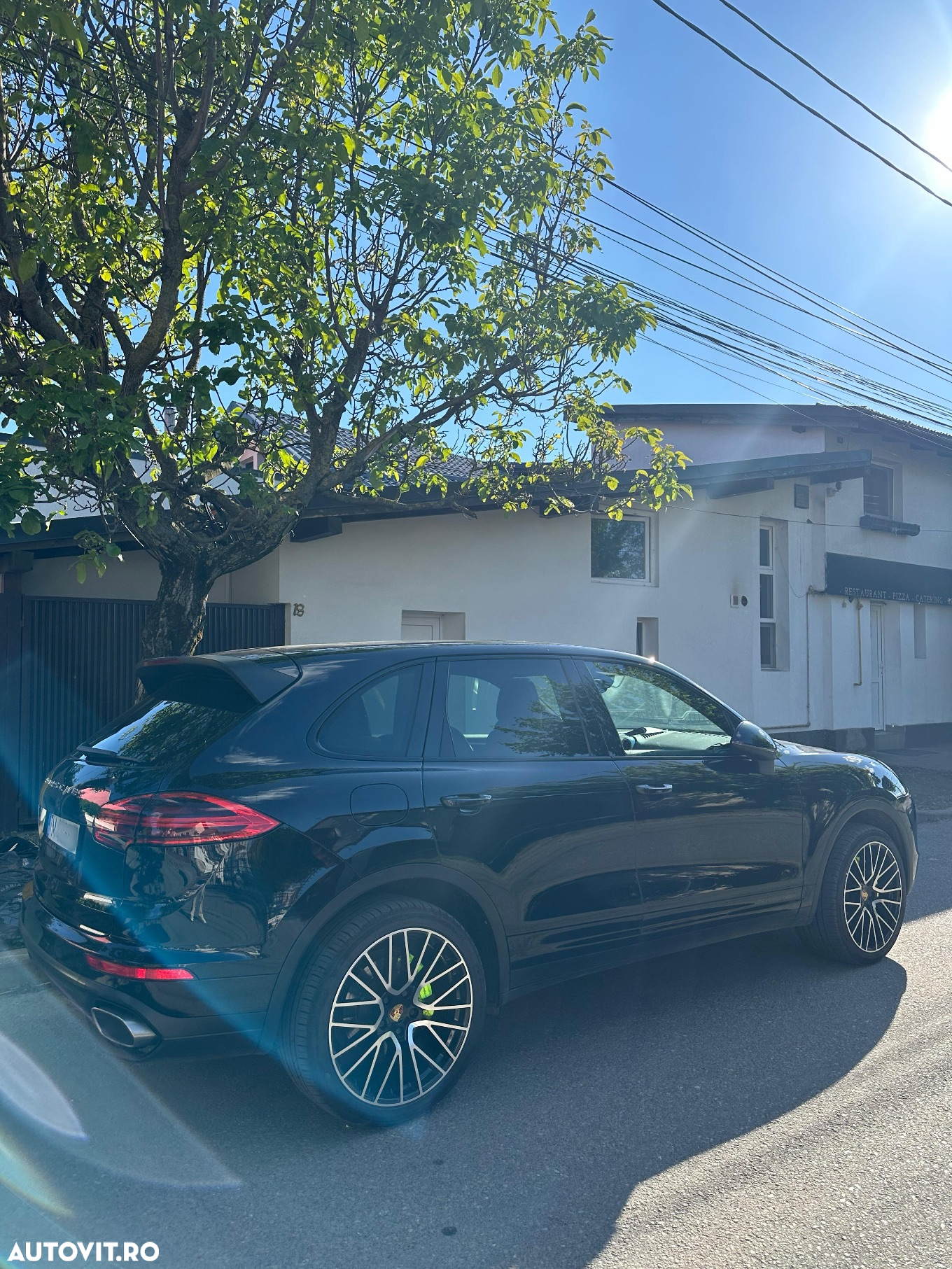 Porsche Cayenne 3.0 L - 4