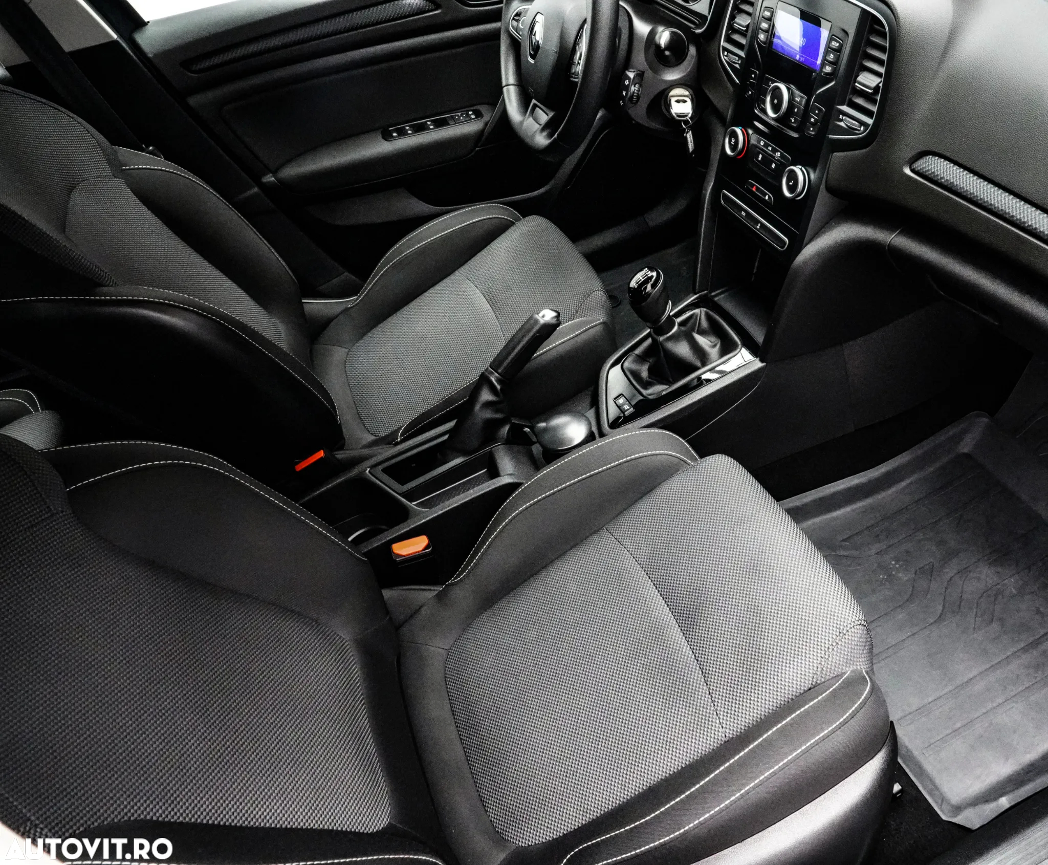 Renault Megane TCE GPF Life - 10