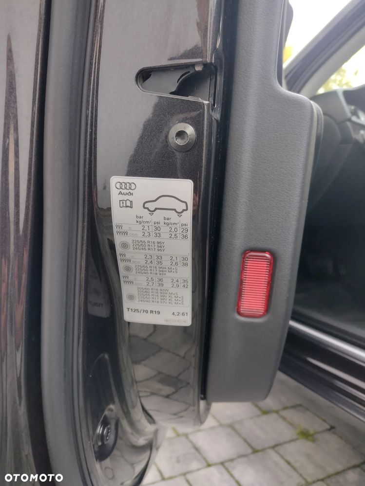 Audi A4 Avant 2.0 TDI DPF clean diesel multitronic Ambiente - 29