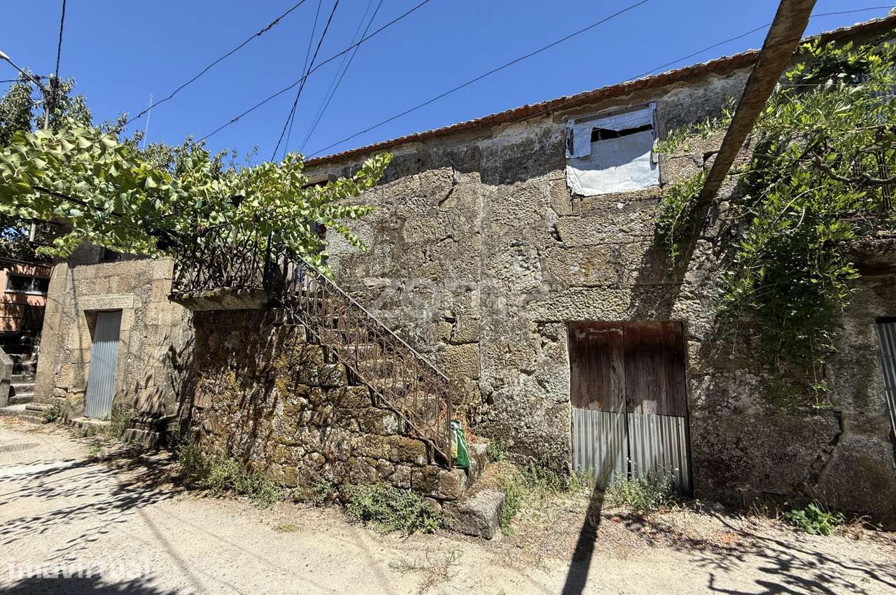 Casa de 2 pisos, em Palma, Resende