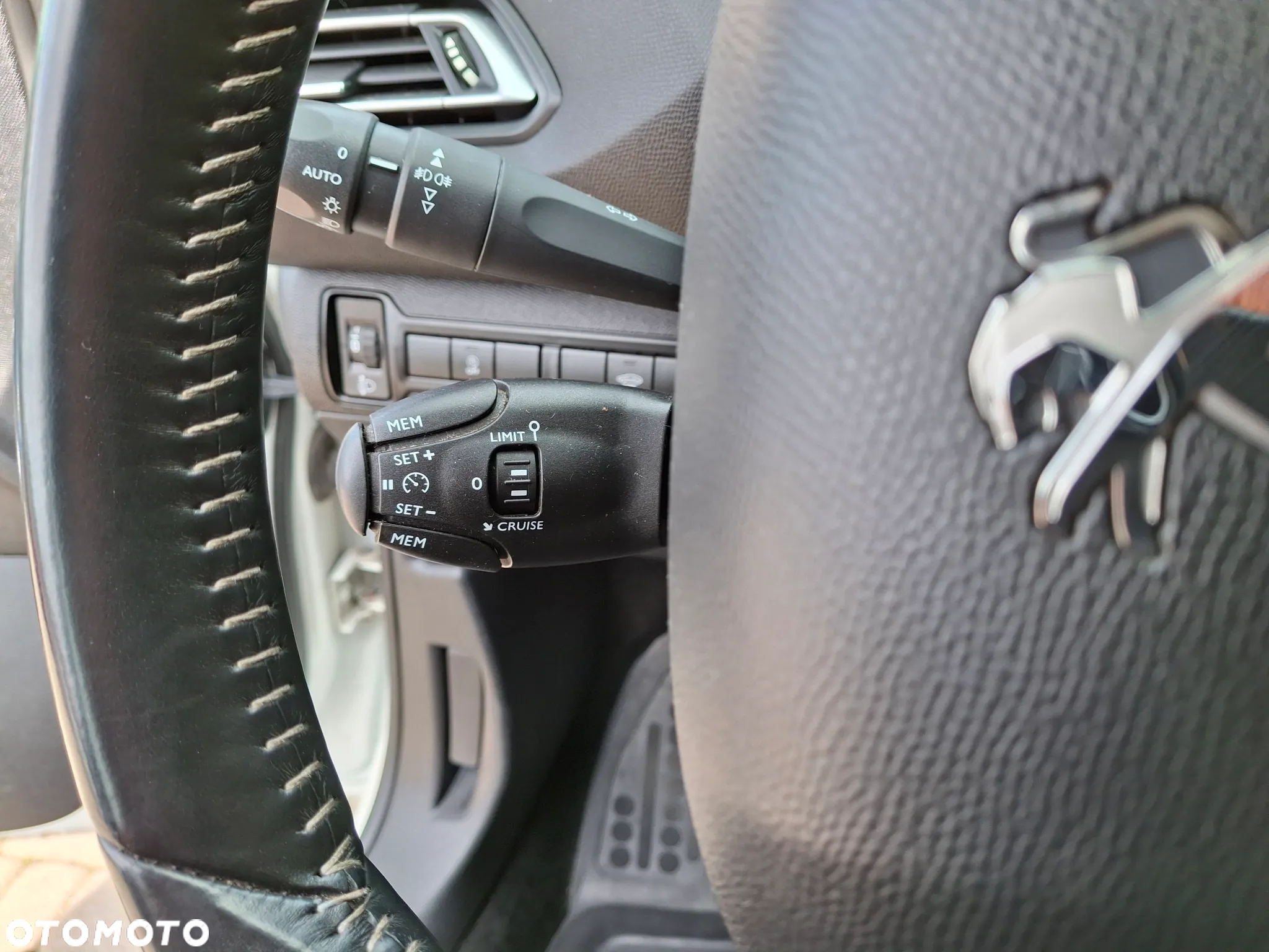Peugeot 308 1.5 BlueHDi Active Pack S&S - 24