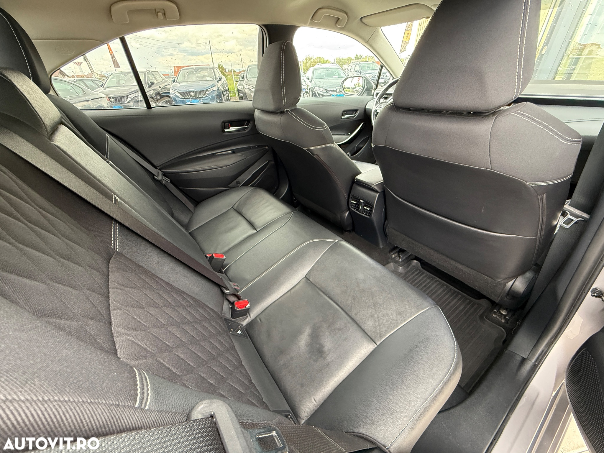 Toyota Corolla 1.8 HSD Exclusive interior Negru - 20