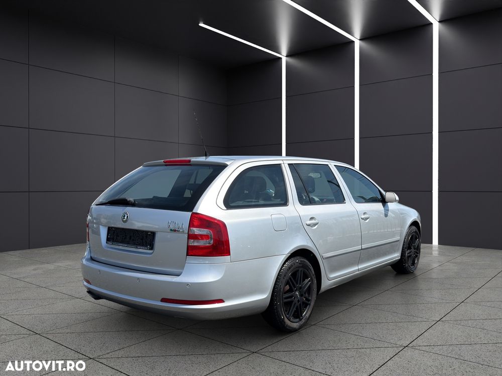 Skoda Octavia 2.0 TDI RS - 6
