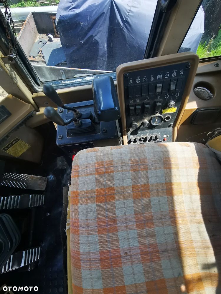 Caterpillar 928F - 8