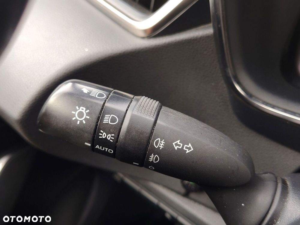 Toyota Corolla 1.8 Hybrid Comfort - 17