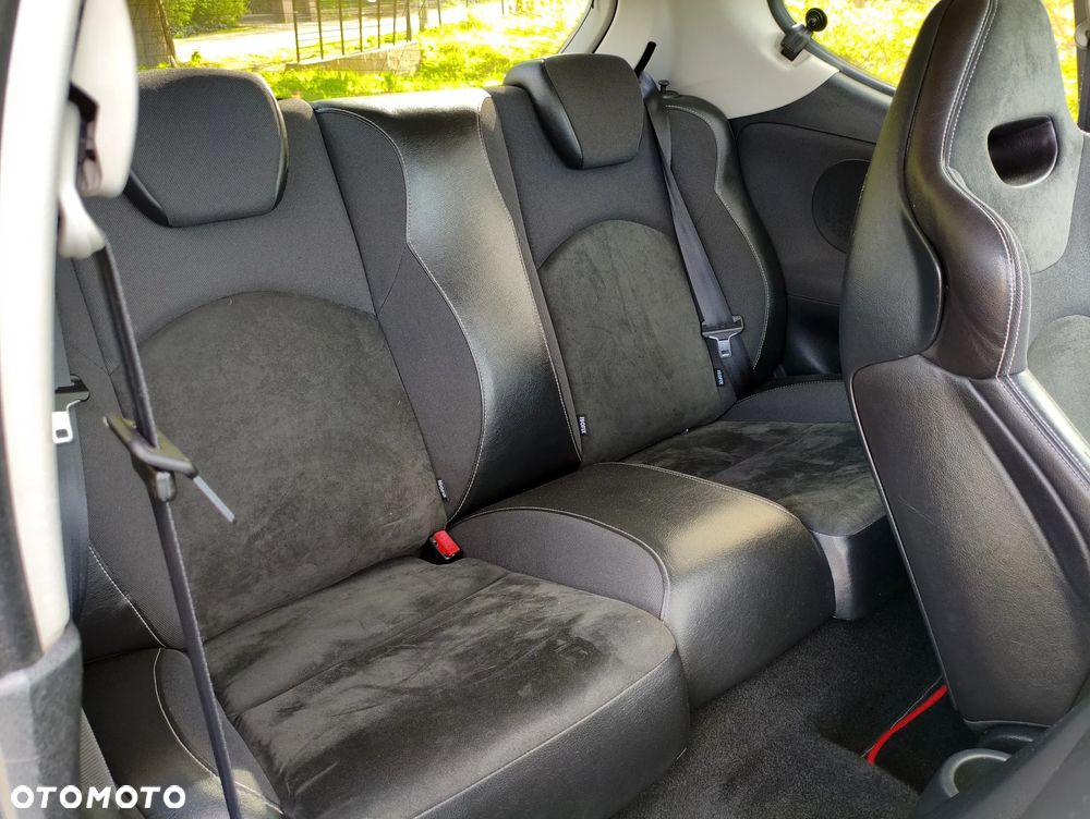 Peugeot 207 175 RC - 24