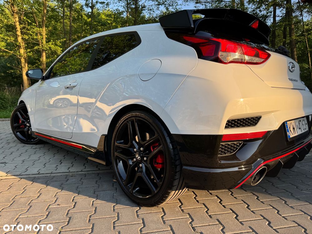 Hyundai Veloster - 4
